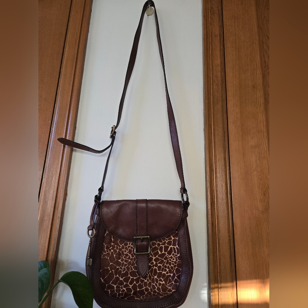 🦒 SPRING TREND ALERT: The Neutral Animal Print 🦒crossbody fossil bag - Picture 4 of 11